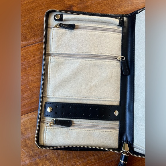 Refined leather Bony Levy jewelry travel case - Picture 4 of 5